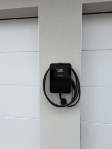 Borne de recharge V2c installation à St Chef